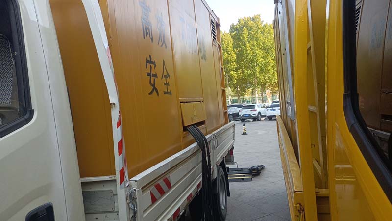 邵原镇如何判断柴油发电机组和UPS电源的切换时间是否符合要求？